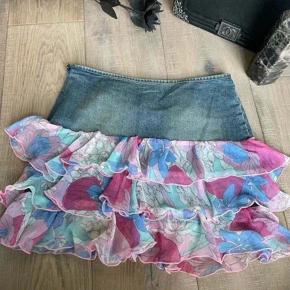 Mini Skirt - Picture 1 of 1